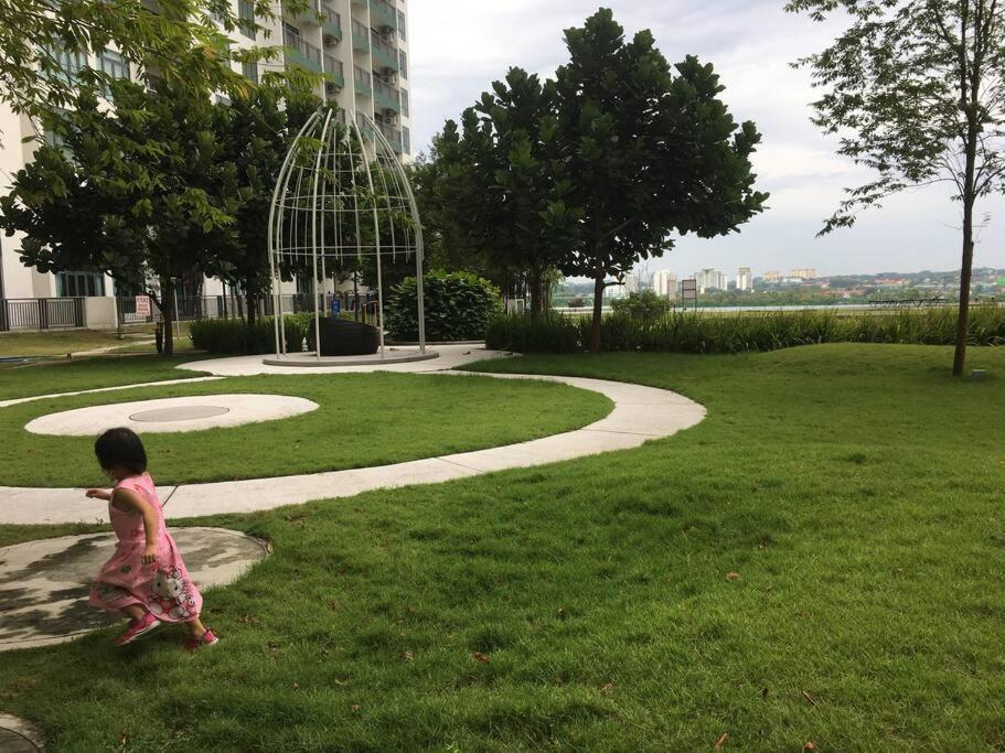 Homenest Jb City Poolview Suite By Cozy Home Johor Bahru Kültér fotó