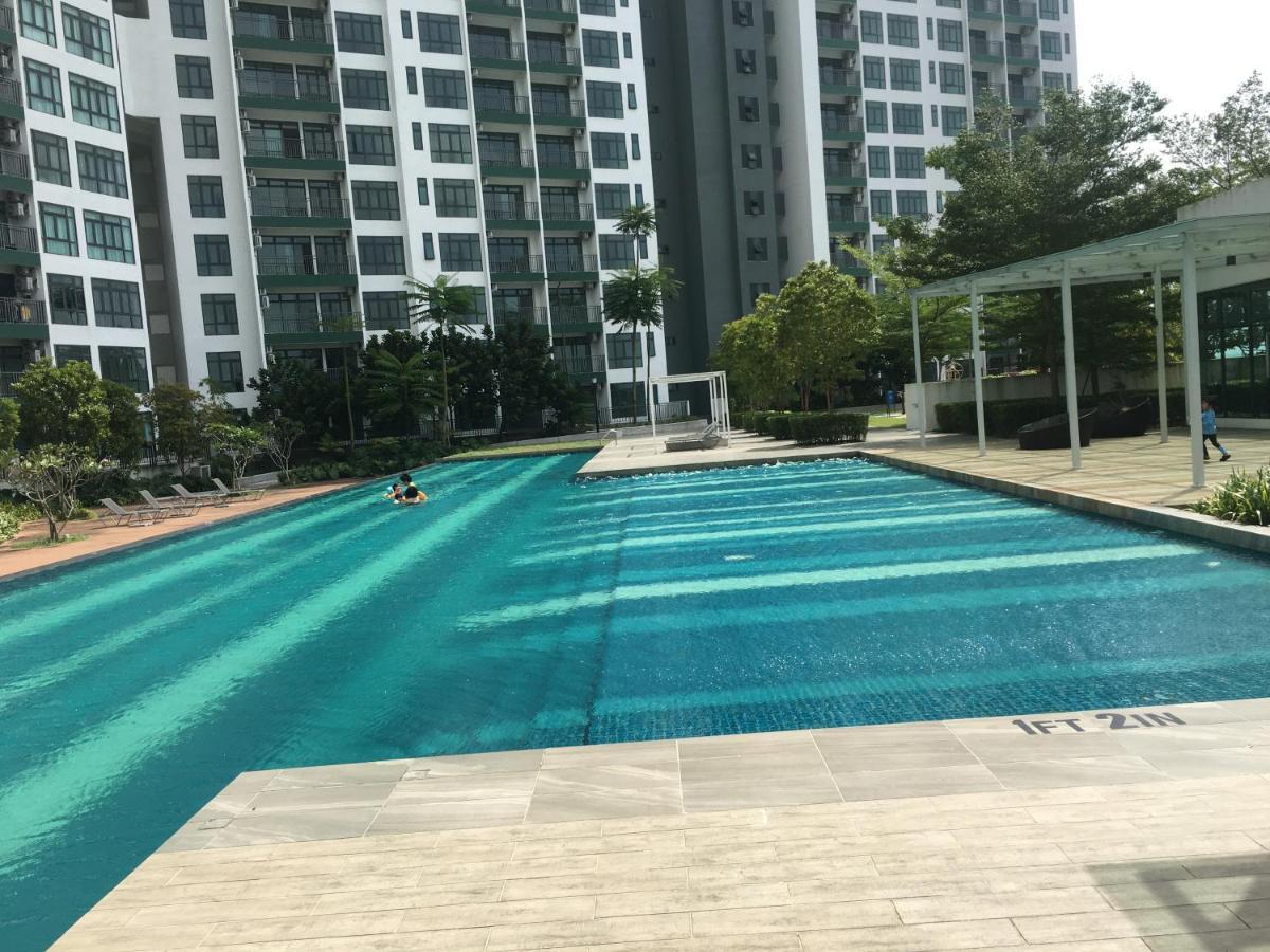 Homenest Jb City Poolview Suite By Cozy Home Johor Bahru Kültér fotó